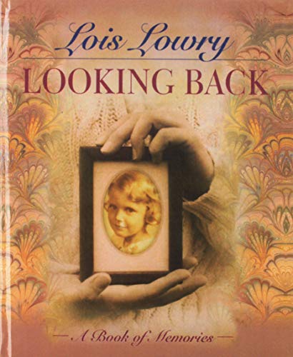 9781613835968: Looking Back: A Book of Memories