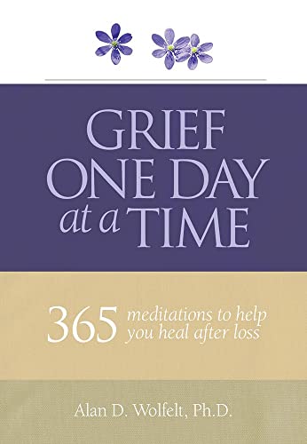 Imagen de archivo de Grief One Day at a Time: 365 Meditations to Help You Heal After Loss a la venta por Goodwill of Colorado