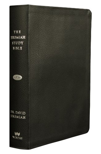 9781617952777: The Jeremiah Study Bible, NKJV: Black Genuine Leather w/thumb index: What It Says. What It Means. What It Means For You.