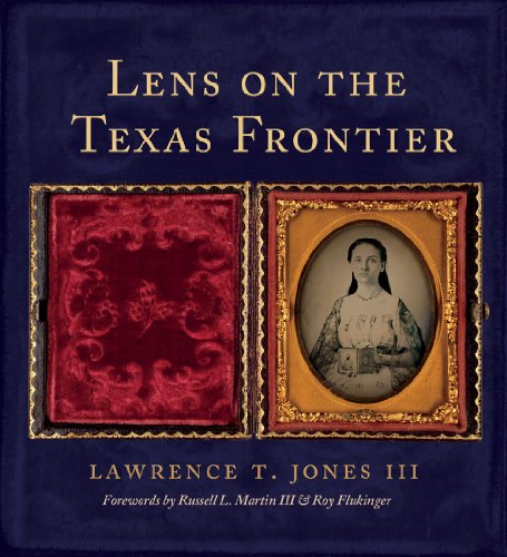 Beispielbild fr Lens on the Texas Frontier zum Verkauf von OddReads