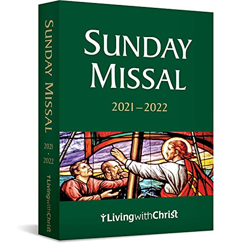 Imagen de archivo de Living with Christ Sunday Missal for 2022: Catholic Sunday Prayers and Readings with the Complete Order of the Mass a la venta por BooksRun