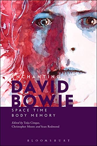 9781628923032: Enchanting David Bowie