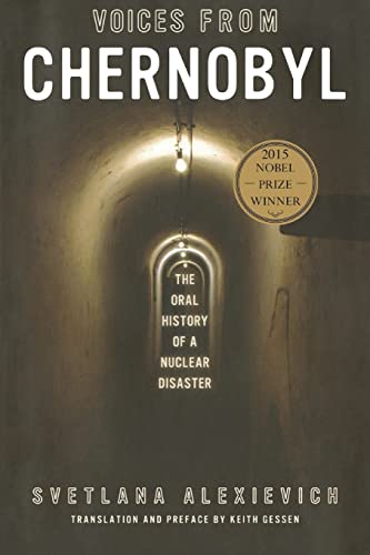 9781628973303: Voices from Chernobyl: The Oral History of a Nuclear Disaster (Lannan Selection)