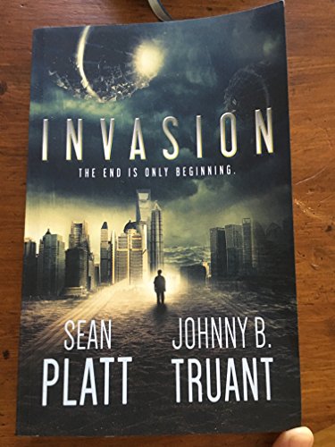 Stock image for Invasion (Alien Invasion) for sale by Half Price Books Inc.