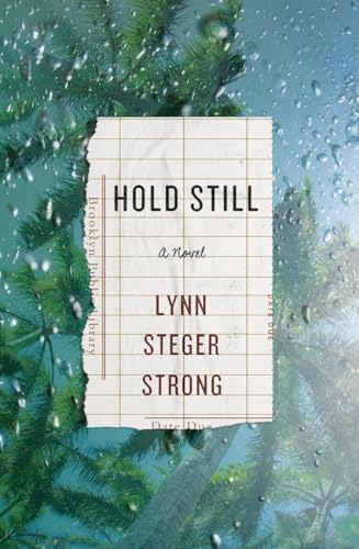 Beispielbild fr Hold Still : A Novel zum Verkauf von Better World Books
