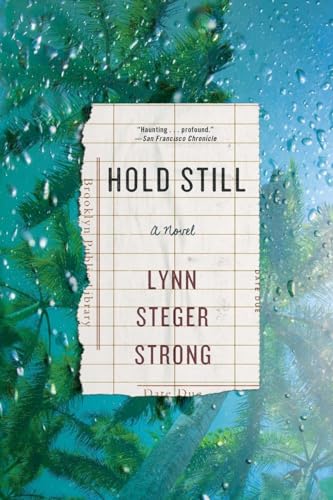 Beispielbild fr Hold Still: A Novel zum Verkauf von Half Price Books Inc.