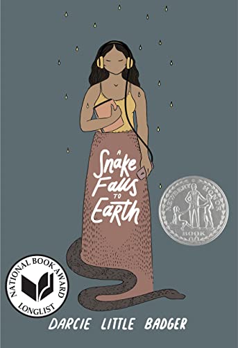 9781646140923: A Snake Falls to Earth: Newbery Honor Award Winner