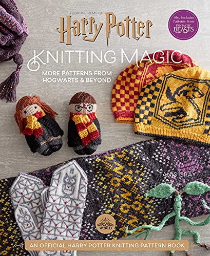 Imagen de archivo de Harry Potter: Knitting Magic: More Patterns From Hogwarts and Beyond: An Official Harry Potter Knitting Book (Harry Potter Craft Books, Knitting Books) a la venta por PlumCircle