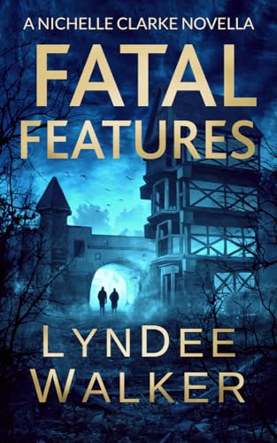 Beispielbild fr Fatal Features: A Nichelle Clarke Novella [Paperback] Walker, LynDee zum Verkauf von Lakeside Books