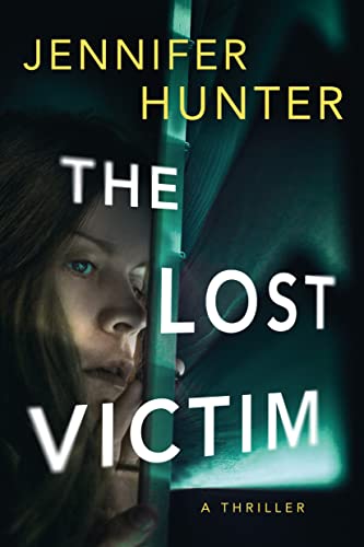 9781662509339: The Lost Victim: A Thriller (Ryan Strickland)