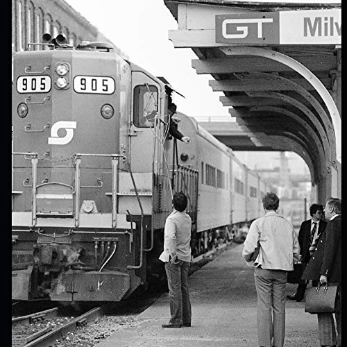 Beispielbild fr Passenger Train Photographs: Taken in Michigan and Ontario During the Last Quarter of the Twentieth Century - All in Black and White (Black & White Railroad Photographs) zum Verkauf von Lucky's Textbooks