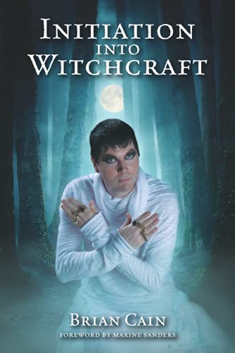 Imagen de archivo de Initiation into Witchcraft a la venta por HPB-Ruby
