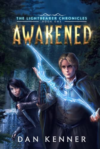 Beispielbild fr Awakened (The Lightbearer Chronicles, Band 1) zum Verkauf von Buchpark