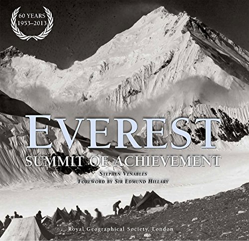 Imagen de archivo de Everest - Summit of Achievement - Foreward By Sir Edmund Hillary a la venta por The Little Shop of Books
