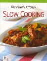 9781743083406: The Family Kitchen: Slow Cooking