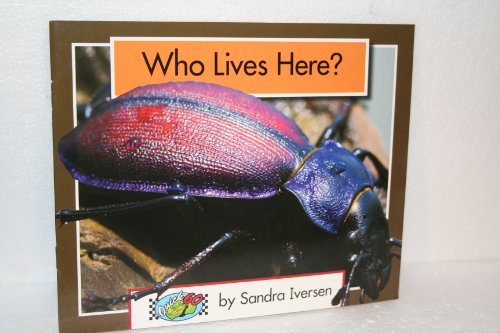 Imagen de archivo de Who Lives Here? (Quick60 Quick Kit A-d) a la venta por medimops