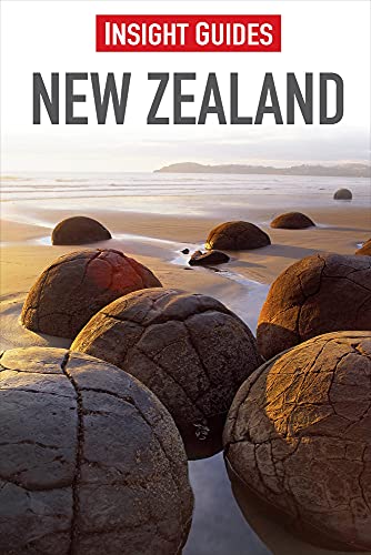 Imagen de archivo de New Zealand (Insight Guides) a la venta por Wonder Book