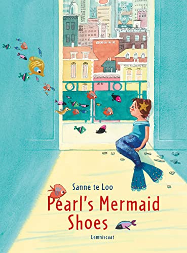 Imagen de archivo de Pearl's Mermaid Shoes a la venta por WorldofBooks