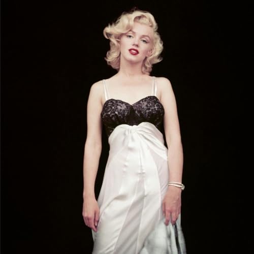 Beispielbild fr The Essential Marilyn Monroe: Milton H. Greene: 50 Sessions (Small Format) zum Verkauf von WorldofBooks