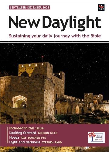 9781800391321: New Daylight Deluxe edition September-December 2022: Sustaining your daily journey with the Bible