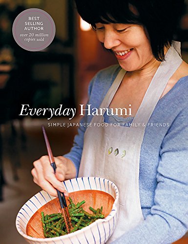 Imagen de archivo de Everyday Harumi : Simple Japanese Food for Family and Friends a la venta por Mahler Books