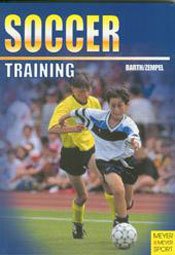 Imagen de archivo de Training Soccer a la venta por Hay-on-Wye Booksellers