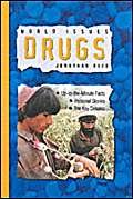 Imagen de archivo de WORLD ISSUES DRUGS a la venta por Reuseabook