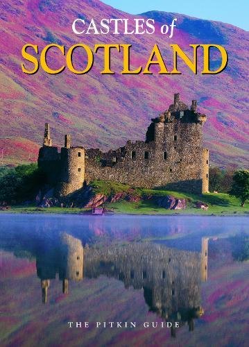 Imagen de archivo de Castles of Scotland a la venta por More Than Words