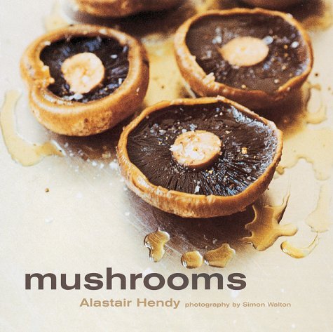 Imagen de archivo de Mushrooms a la venta por WorldofBooks