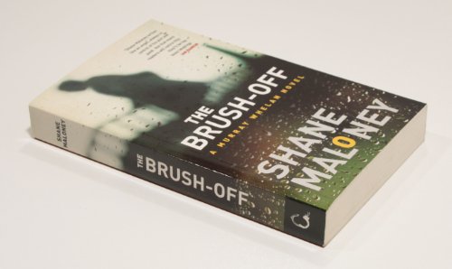 Beispielbild fr The Brush-Off (A Murray Whelan novel) zum Verkauf von medimops