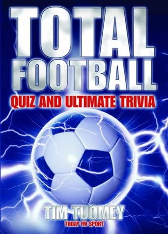 Imagen de archivo de Total Football: Quizbook and Ultimate Trivia a la venta por Tall Stories BA