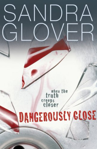 Imagen de archivo de Dangerously Close a la venta por Better World Books