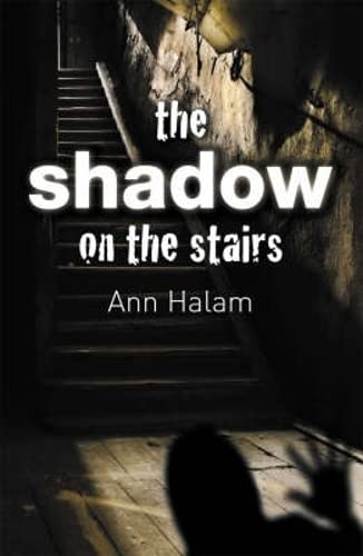 9781842994979: The Shadow on the Stairs