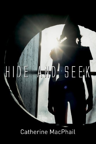 Imagen de archivo de Hide and Seek a la venta por WorldofBooks