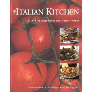 Imagen de archivo de The Italian Kitchen : An A-Z of Ingredients and Classic Recipes a la venta por AwesomeBooks