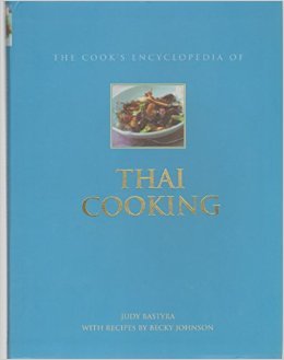 Imagen de archivo de The Cooks's Encyclopedia of Thai Cooking a la venta por Wonder Book