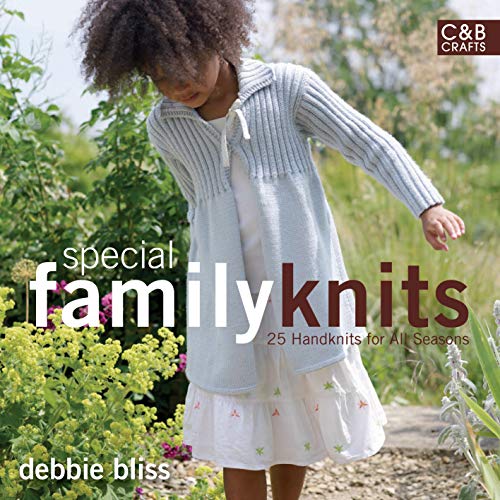 Family Knits: 20 Beautiful Handknits to Suit Everyone (9781843403432) by Debbie Bliss