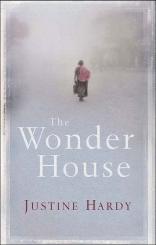 Imagen de archivo de The Wonder House a la venta por WYEMART LIMITED