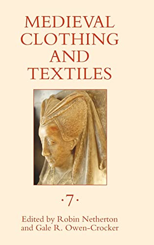 Beispielbild fr Medieval Clothing and Textiles: Volume 7 zum Verkauf von Russian Hill Bookstore