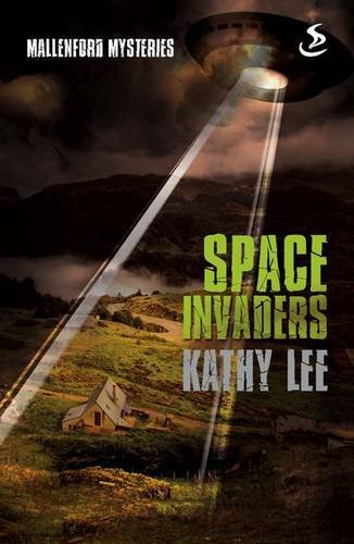 Beispielbild fr Space Invaders (Mallenford Mysteries) zum Verkauf von WorldofBooks