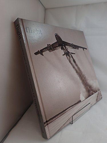 Beispielbild fr Flight: One Hundred Years of Aviation in Photographs zum Verkauf von WorldofBooks