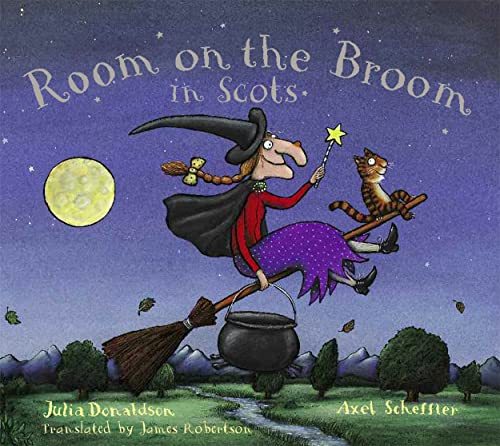 Beispielbild fr Room on the Broom in Scots zum Verkauf von WorldofBooks