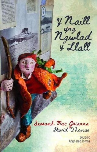 Stock image for Y Naill Yng Ngwlad Y Llall for sale by Blackwell's