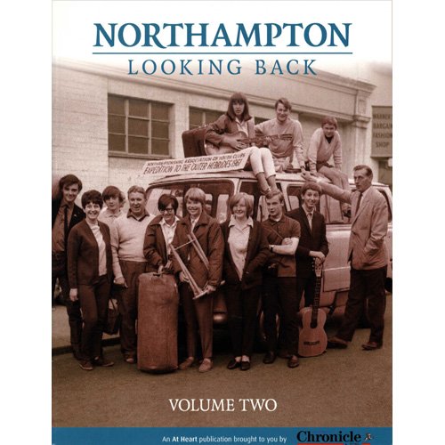 Beispielbild fr Northampton Looking Back, Vol. 2: v. 2 zum Verkauf von WorldofBooks