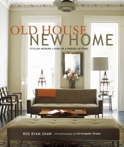 Beispielbild fr Old House New Home: Stylish Modern Living in a Period Setting zum Verkauf von ThriftBooks-Atlanta