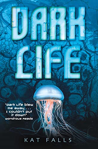 Imagen de archivo de Dark Life (Volume 1) a la venta por WorldofBooks