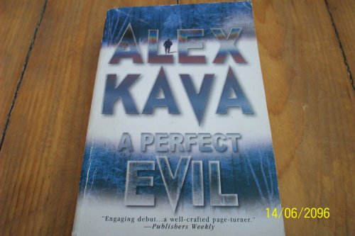 Imagen de archivo de A Perfect Evil (Black Star Crime) a la venta por WorldofBooks