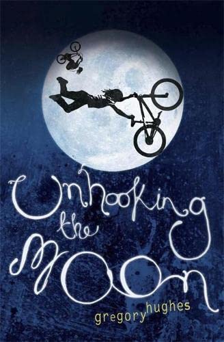 Imagen de archivo de Unhooking the Moon a la venta por ThriftBooks-Atlanta