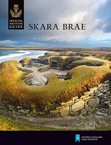 Imagen de archivo de Skara Brae (Historic Scotland: Official Souvenir Guide) a la venta por ZBK Books