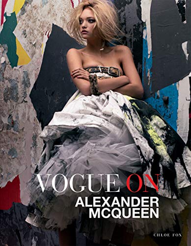 Beispielbild fr Vogue on: Alexander McQueen (Vogue on Designers) zum Verkauf von medimops